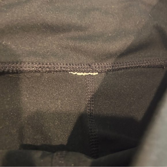 Bundle of Three Fabletics Active Pants – Tie-Dye and Capri Style, Size XS - Picture 15 of 15